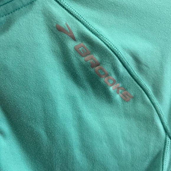 ⚡️Brooks Women Athletic Equilibrium Technology Pullover Top - Picture 4 of 9